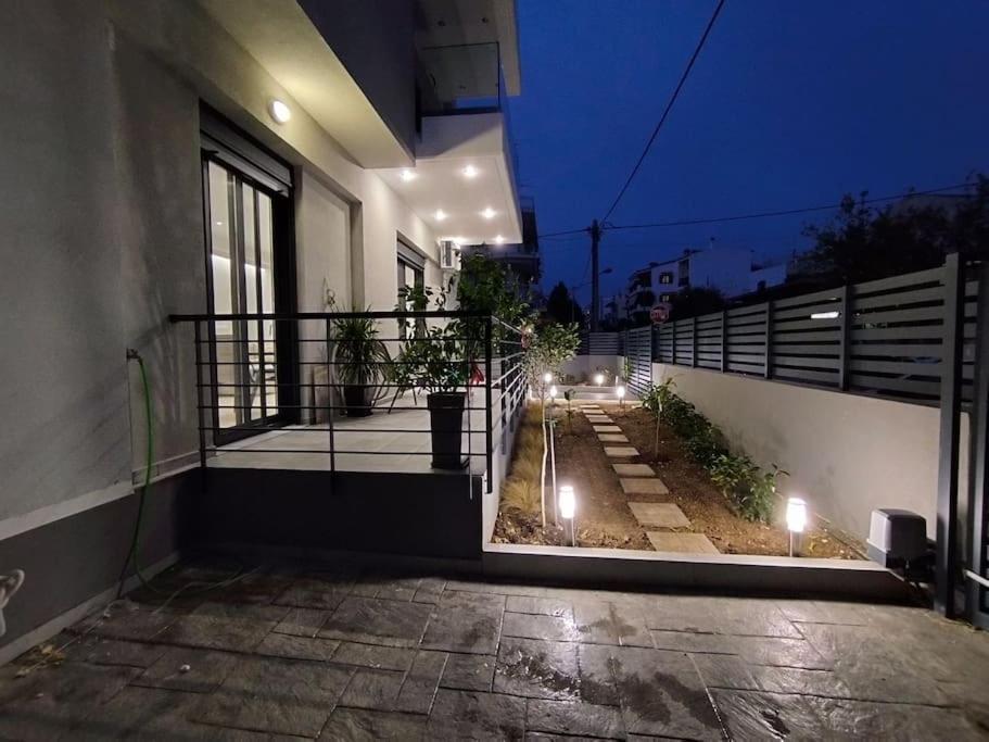 Floral Home 1 - Ground Floor Apt With Courtyard And Private Parking! เอเธนส์ ภายนอก รูปภาพ