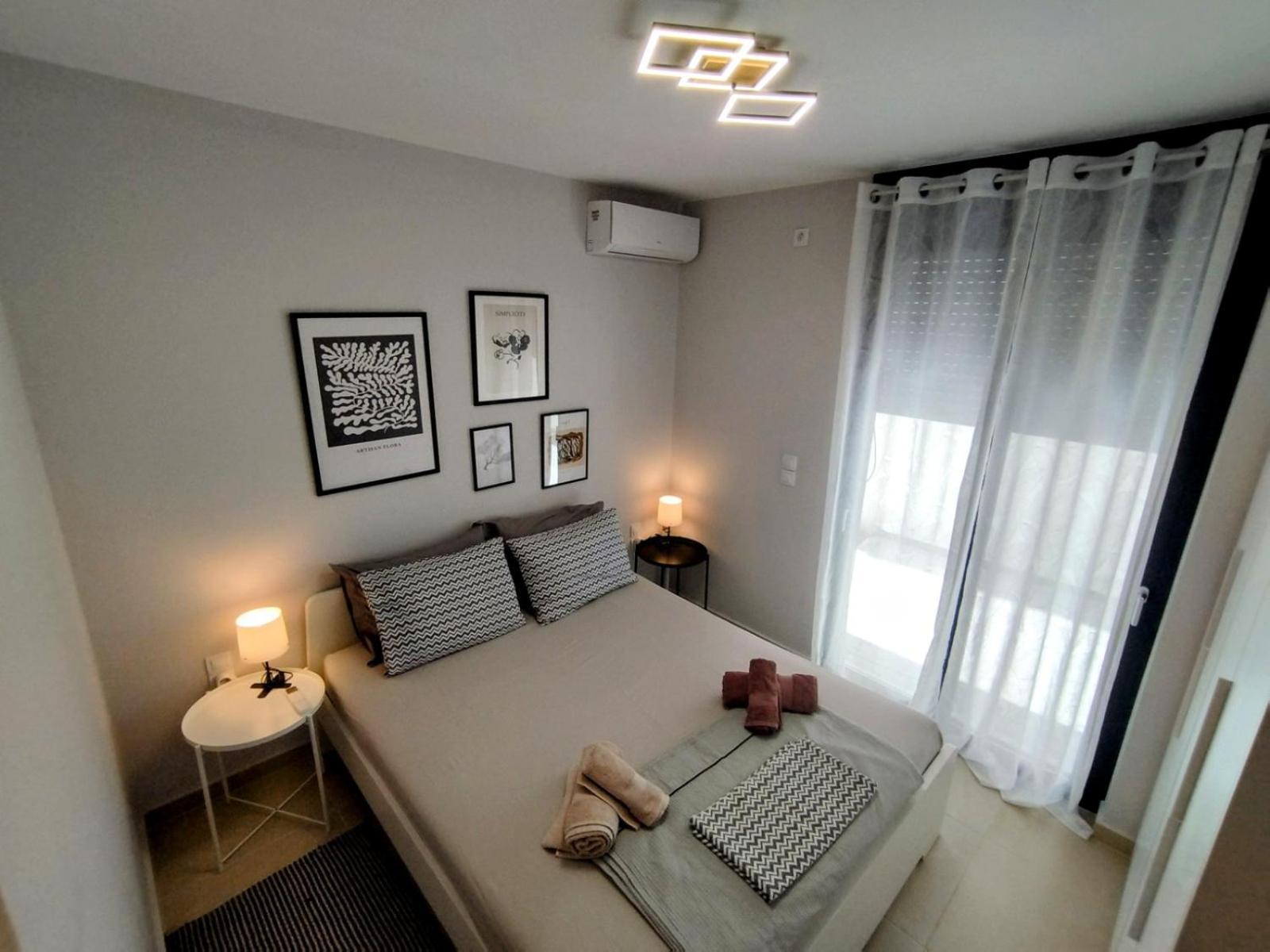 Floral Home 1 - Ground Floor Apt With Courtyard And Private Parking! เอเธนส์ ภายนอก รูปภาพ