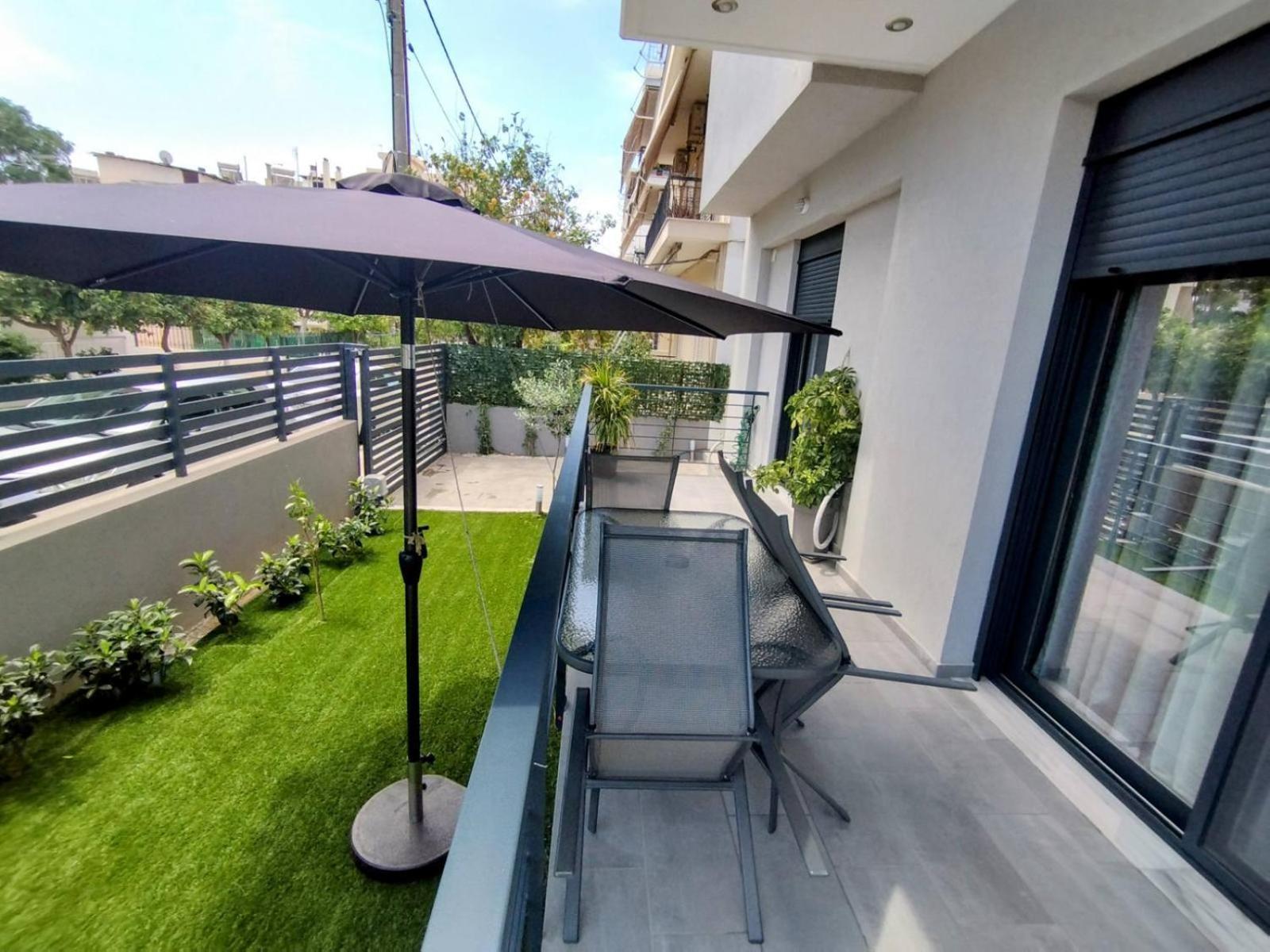 Floral Home 1 - Ground Floor Apt With Courtyard And Private Parking! เอเธนส์ ภายนอก รูปภาพ