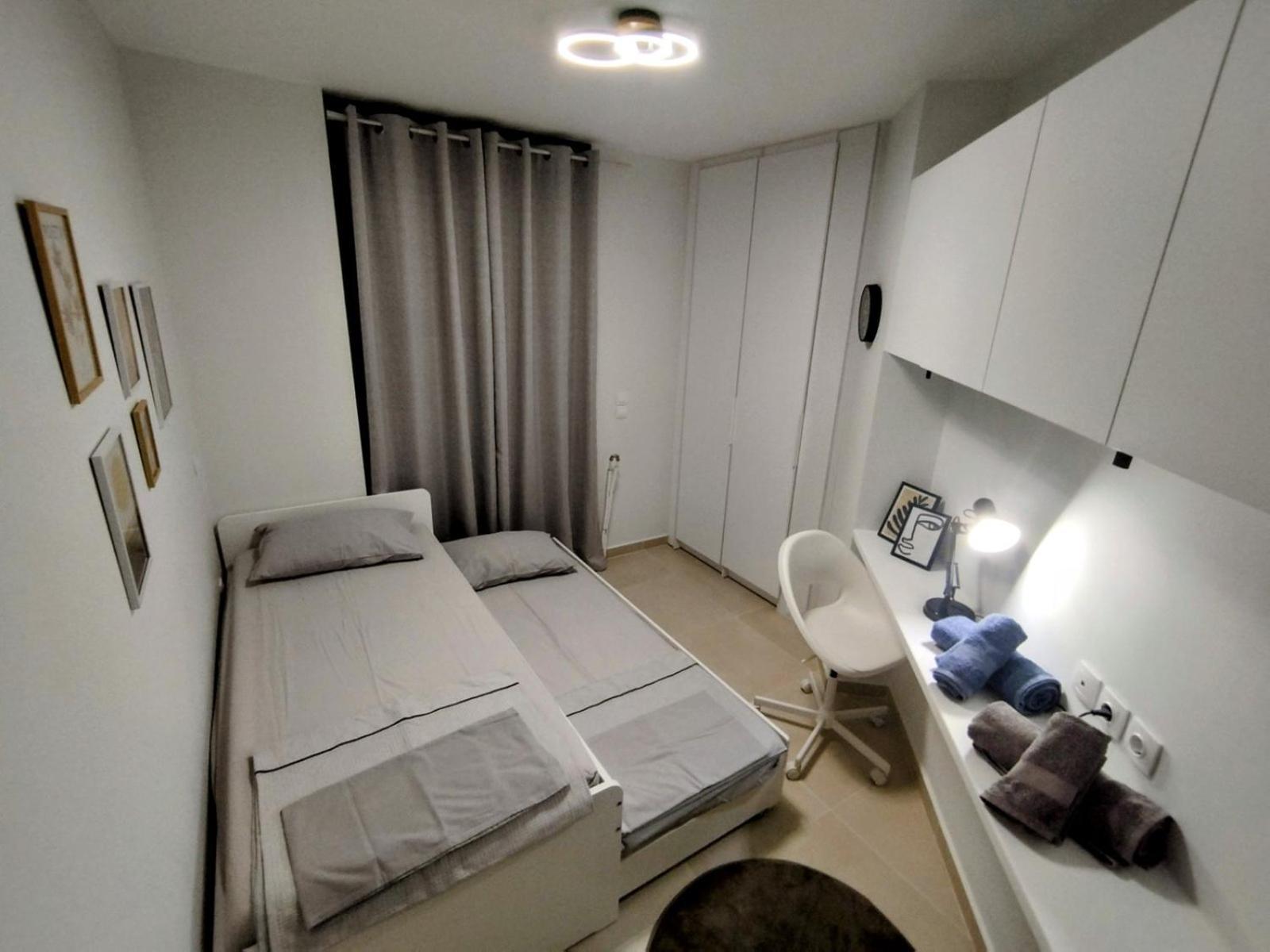 Floral Home 1 - Ground Floor Apt With Courtyard And Private Parking! เอเธนส์ ภายนอก รูปภาพ