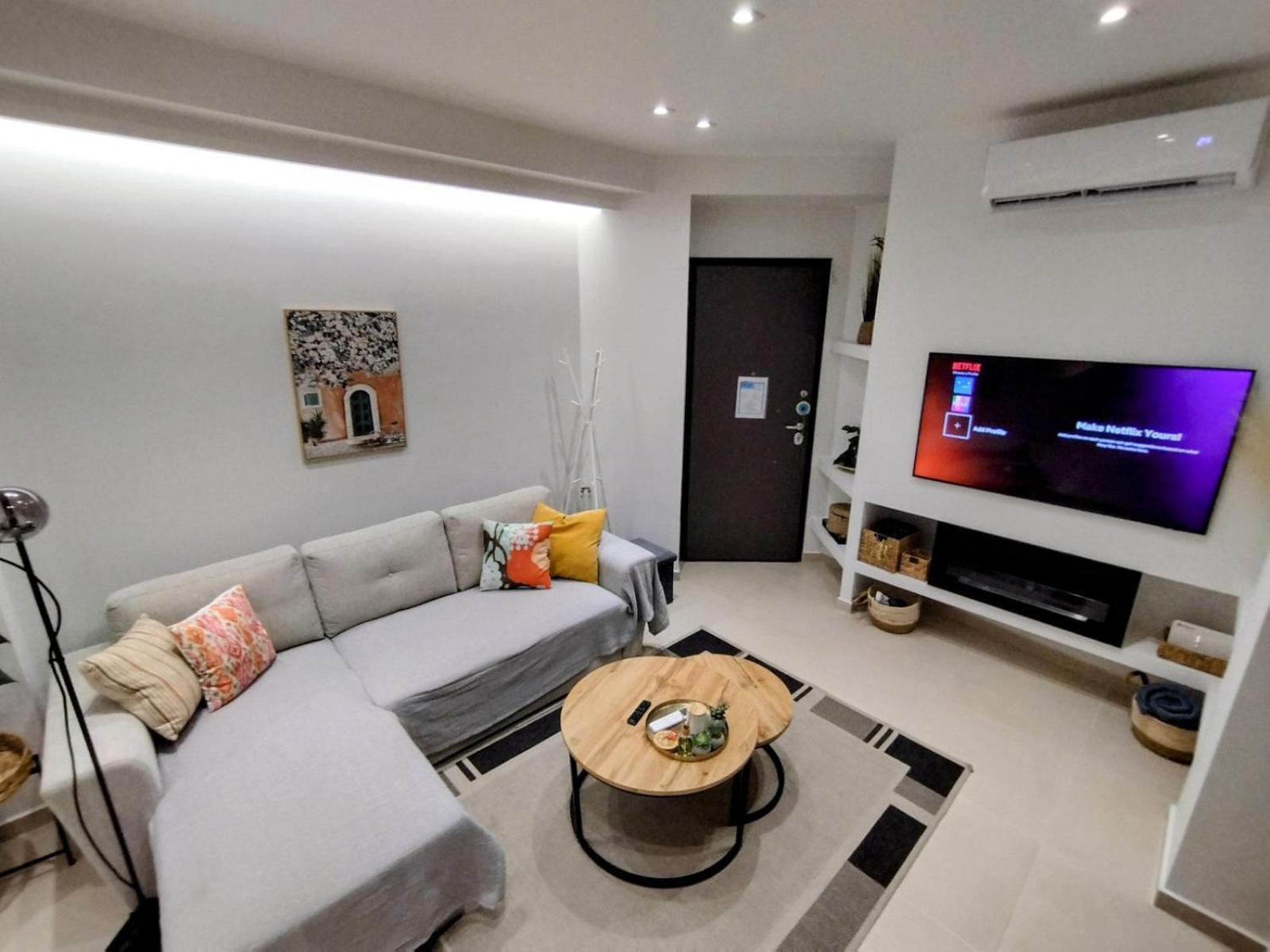 Floral Home 1 - Ground Floor Apt With Courtyard And Private Parking! เอเธนส์ ภายนอก รูปภาพ