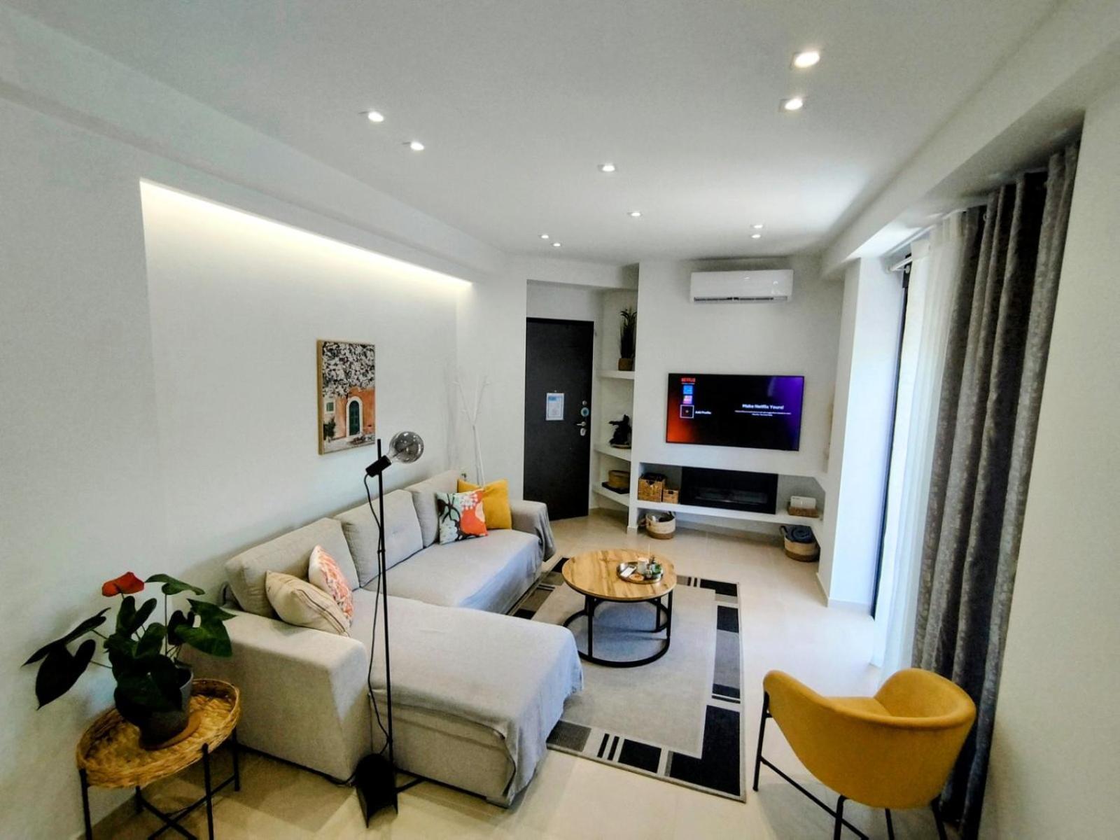 Floral Home 1 - Ground Floor Apt With Courtyard And Private Parking! เอเธนส์ ภายนอก รูปภาพ